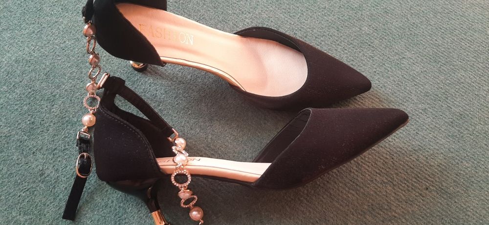 Pantofi cu toc marime 35-36