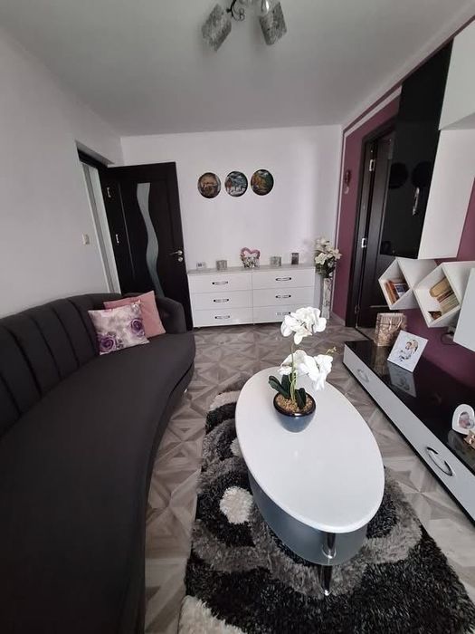 Vând apartament