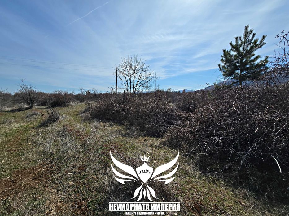 Продавам земя 2800кв.м. в с.Мулдава, общ.Асеновград на два пътя