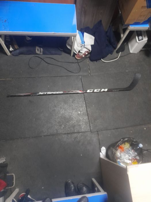 Продам хоккейная клюшку CCM JETSPEED 2