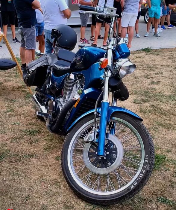 Suzuki Intruder VS800