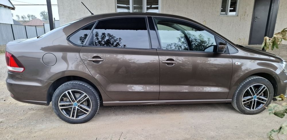 Volkswagen Polo 2015, 1.6