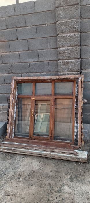 Деревянный окно в