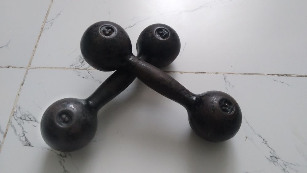 Продам гантели советские 3 кг