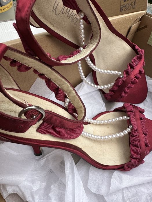 Босоножки бордовые 39р