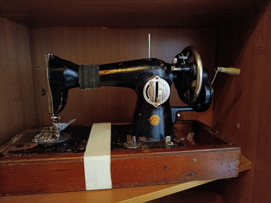 Продается швейная машина