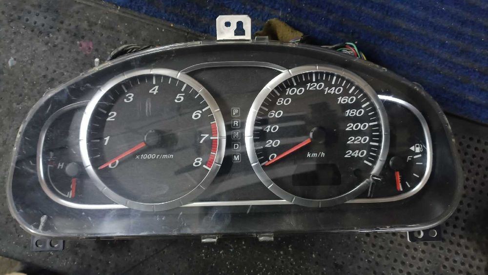 Продам оригинальный щиток приборов от Mazda 6 ( панель приборов )