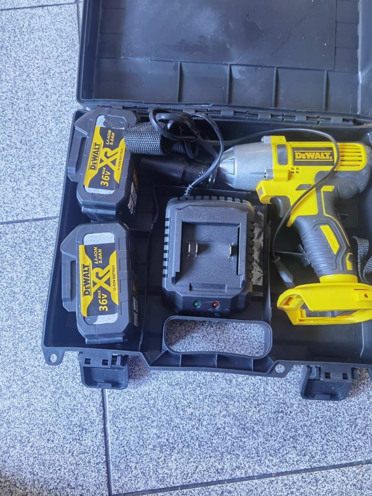 Акумулаторен Ударен Гайковерт Девалт 18V,24V гр. София Обеля 1 • OLX.bg