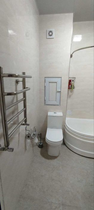 Продается квартира в Яшнабадском районе ул Иззат Новострой 2х ком 6-эт