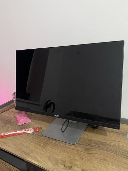 Монитор DELL LCD Monitor