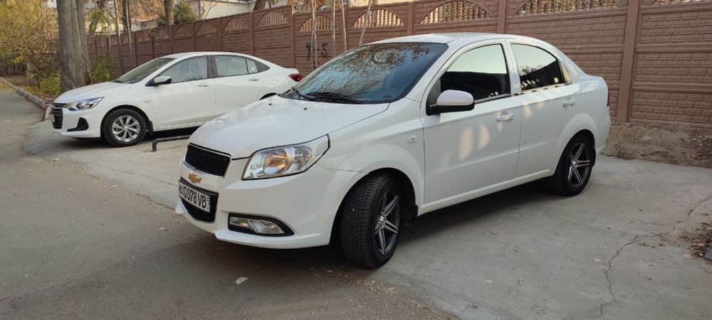 Мошина нексия 3 сотилади