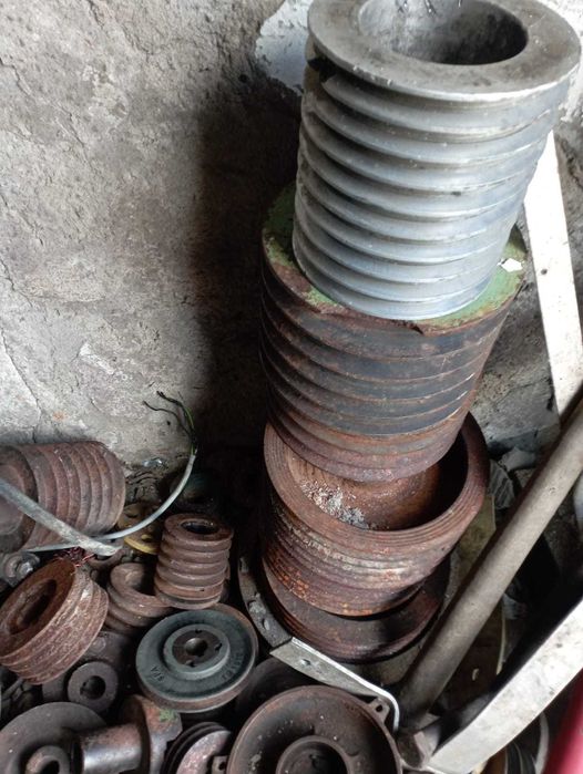 Электродвигатели в ассортименте