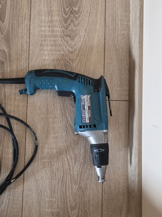 Demolator bosch si înfiletantă makita pt. rigips