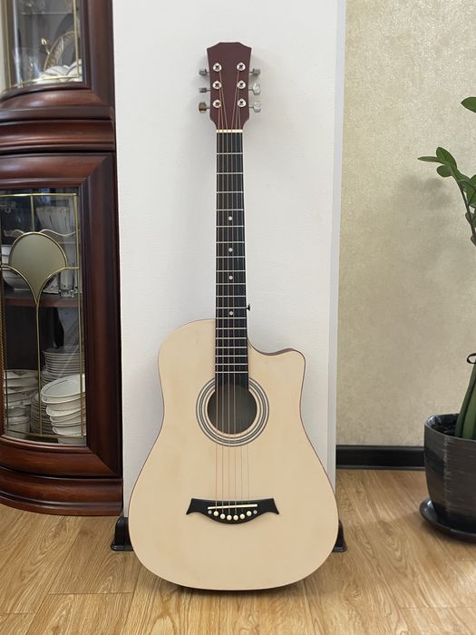 Новая Акустическая гитара