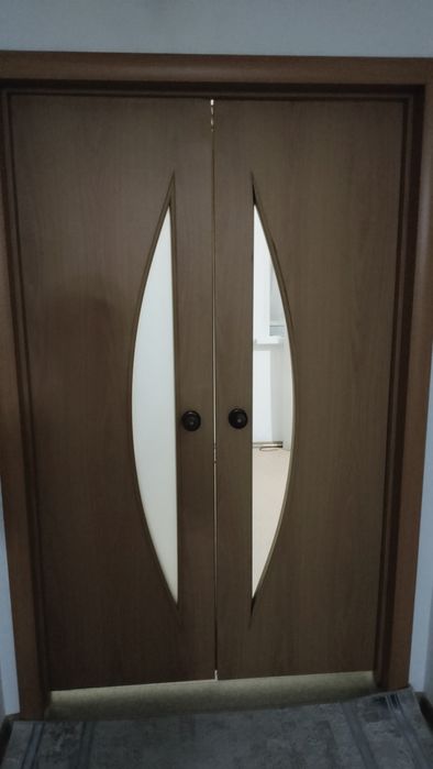 Продам двери по 4000