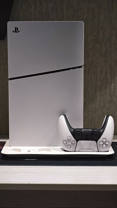PlayStation 5 (PS5) 1TB + аксессуар