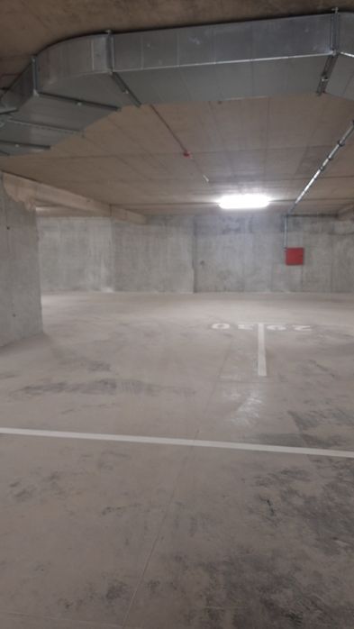 Дава се под наем Гараж / Паркомясто в Варна, Колхозен пазар - 20 кв.м за 81.6 € - Снимка #1