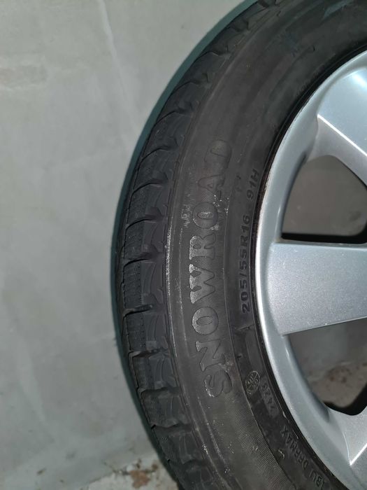 Джанти и гуми за VW Golf 16