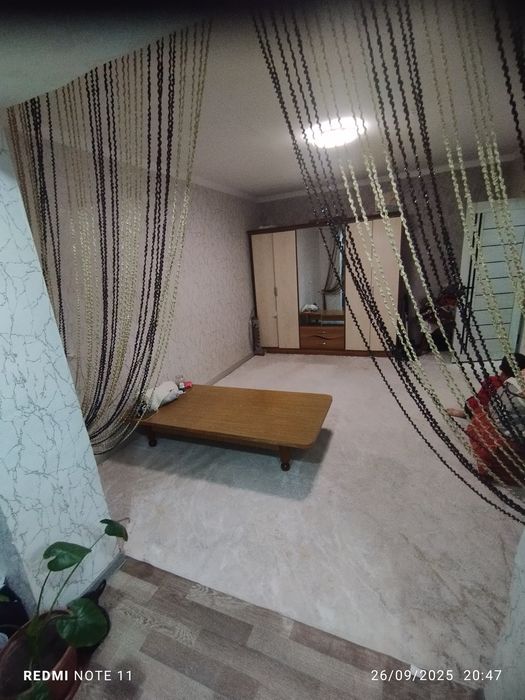 Srochna 1xona 2xona qilingan uy sotiladi pul zarur rosayam fayzli uy