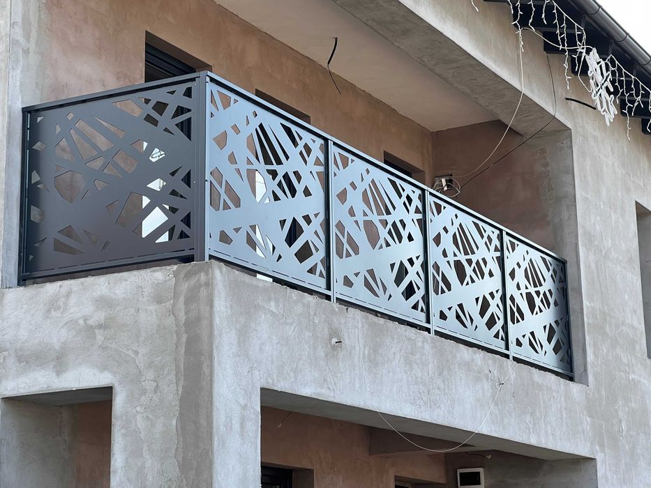 Garduri ,Balustrade si Ansambluri porti