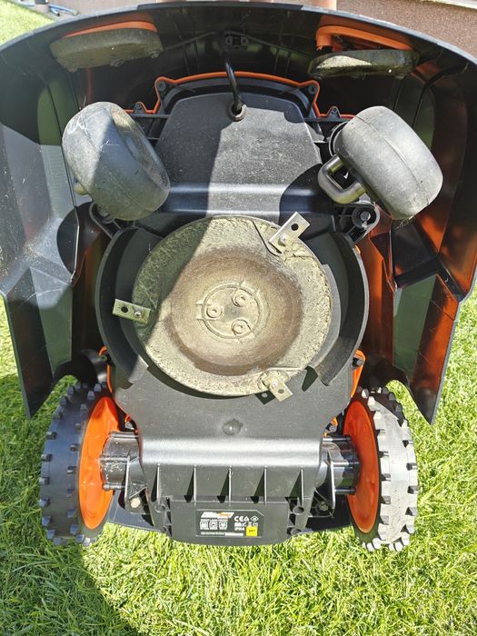 Robot pentru tuns iarba VILLYBOT 1.1, Villager