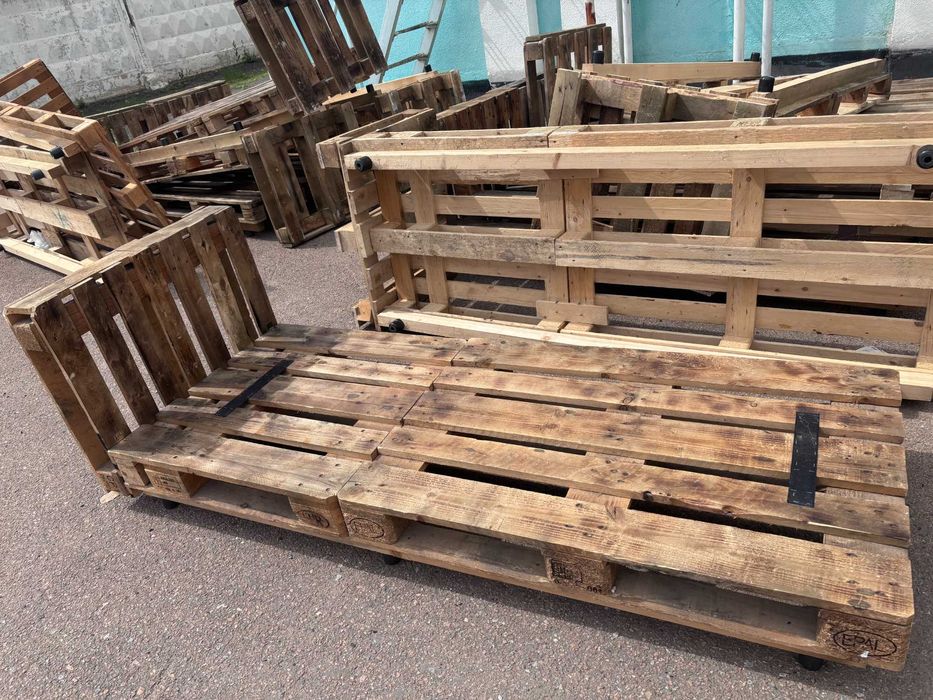 Продам кровати (из поддона)