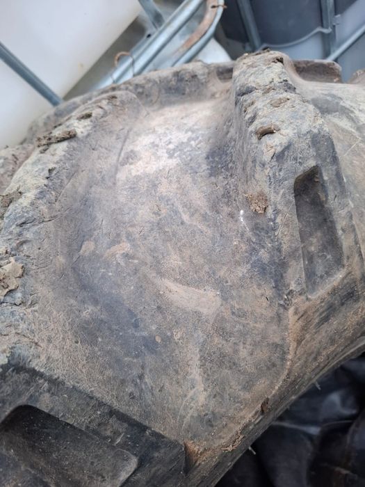 Vand 2 cauciucuri 18.4/26