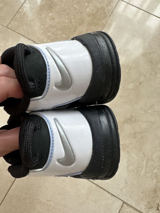 Adidasi copii Nike Air marimea 26