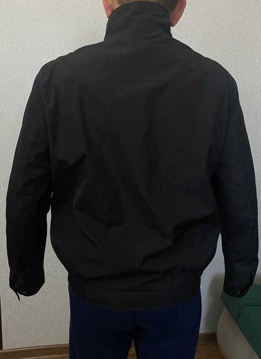 Мужская черная куртка