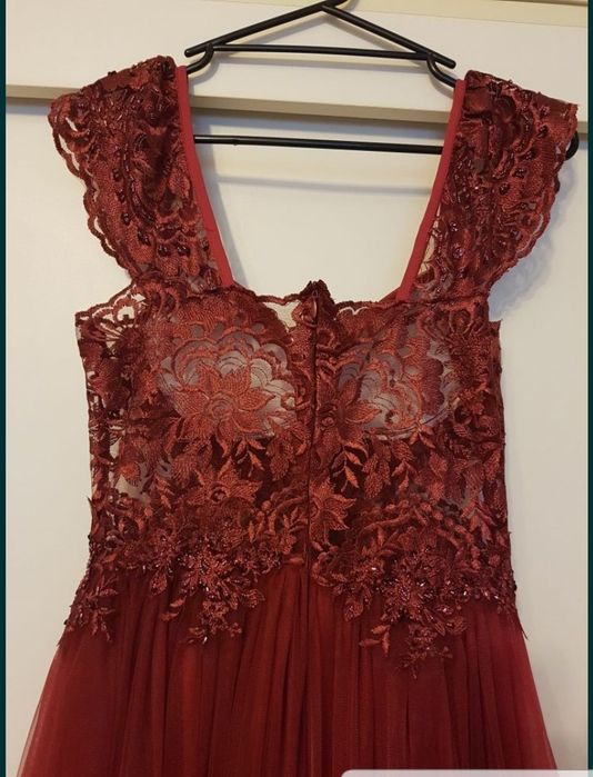 Rochie din tulle si dantela