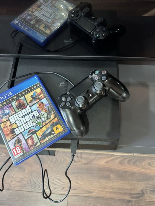 Playstation 4 1TB+ GTA 5
