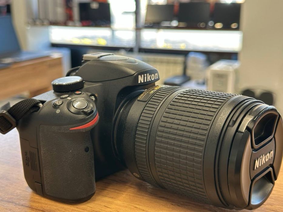 Nikon      D3200