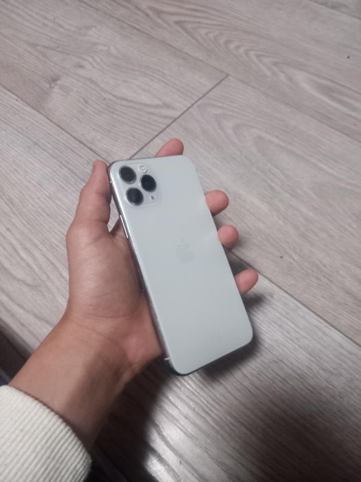 Iphone 11 pro capacitate bateriei este de 70%