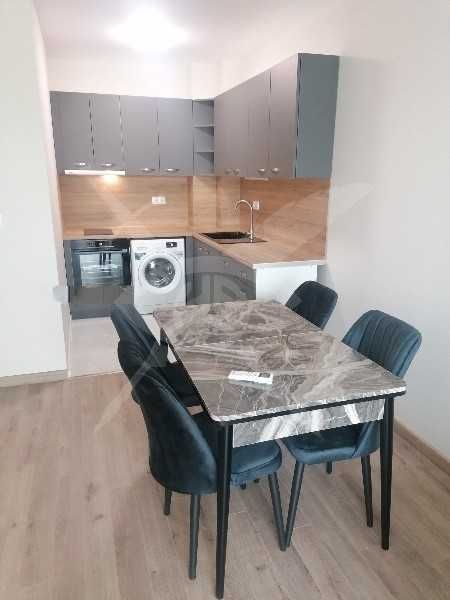 Дава се под наем Двустаен апартамент в Пловдив, Център - 70 кв.м за 750 € - Снимка #2