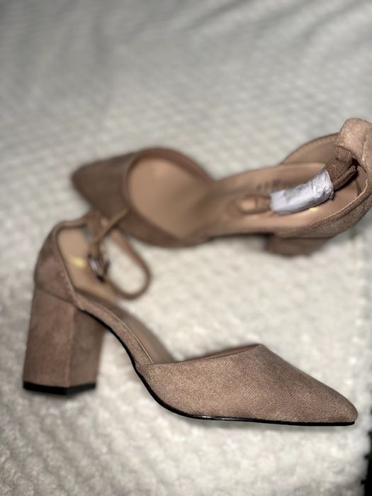 Продаются туфли.