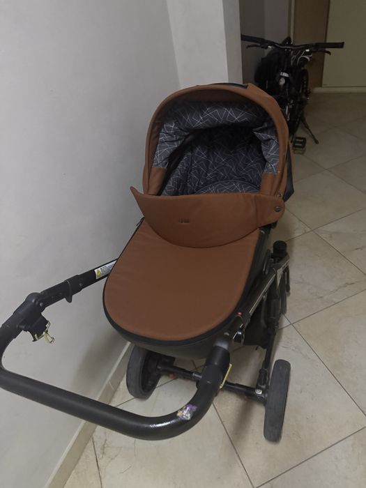 Продам каляску в хорошом состояний