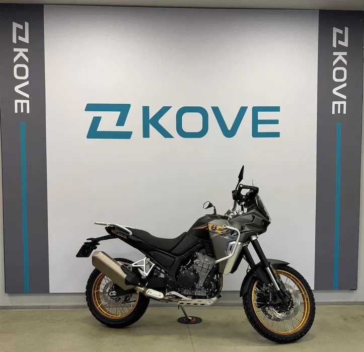 Motocicleta Kove 800 X PRO 2026