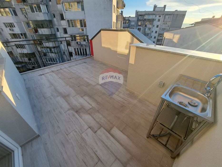 Продава се Тристаен апартамент в Варна, Бизнес хотел - 96 кв.м за 2500 €/кв.м - Снимка #5