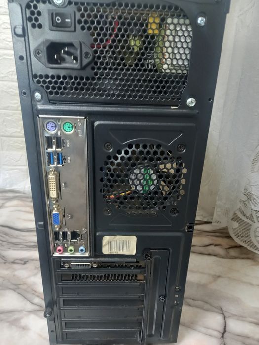 Компютър Intel® Xeon® E3-1231v3  16gb SSD ASUS RX 470 Mining