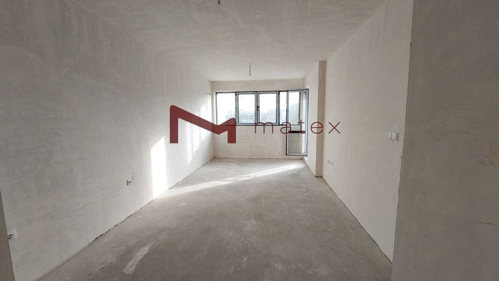 Продава се Двустаен апартамент в Варна, Цветен квартал - 62 кв.м за 2178 €/кв.м - Снимка #2