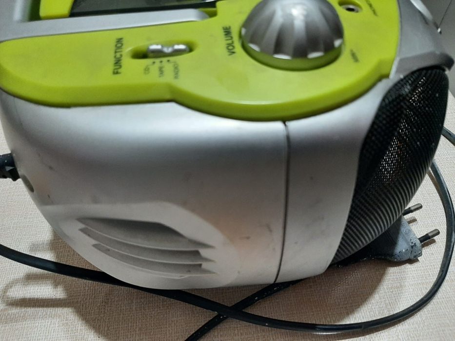 Vind  radio  cu cd second  hand