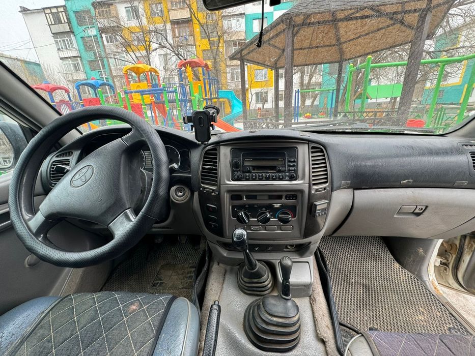 Toyota Land Cruiser 105