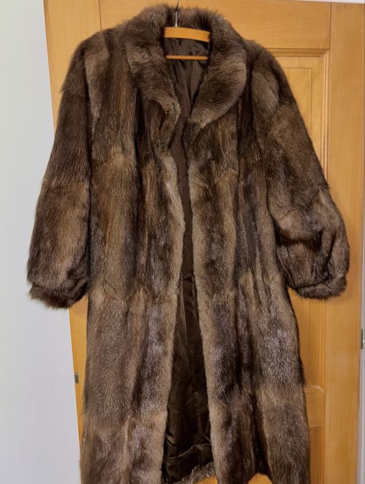 Fur coat / haina de blana