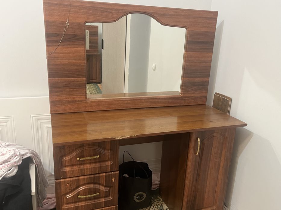 Зеркальный стол