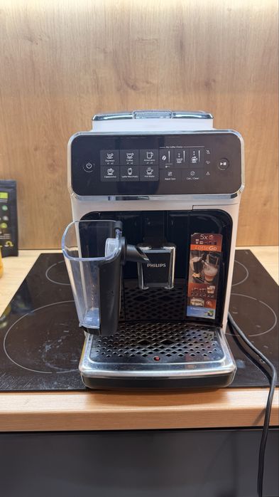 Espressor automat Philips EP 3243