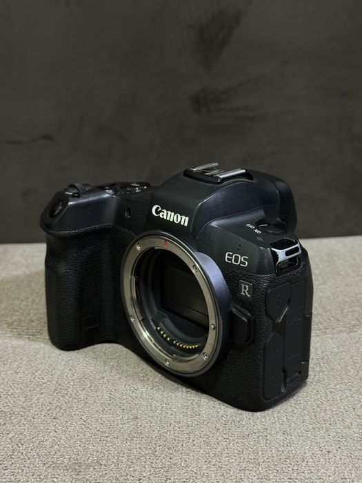 Canon R. :16-35 f2.8  :50 f1.8