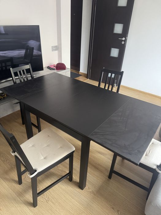 De vanzare masa extensibila cu scaune
