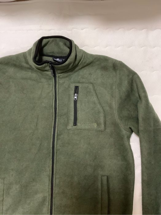 Jacheta Broker’s polar imblanita barbati