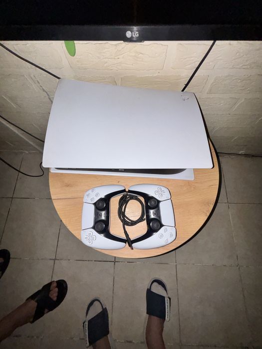 Продам play station 5