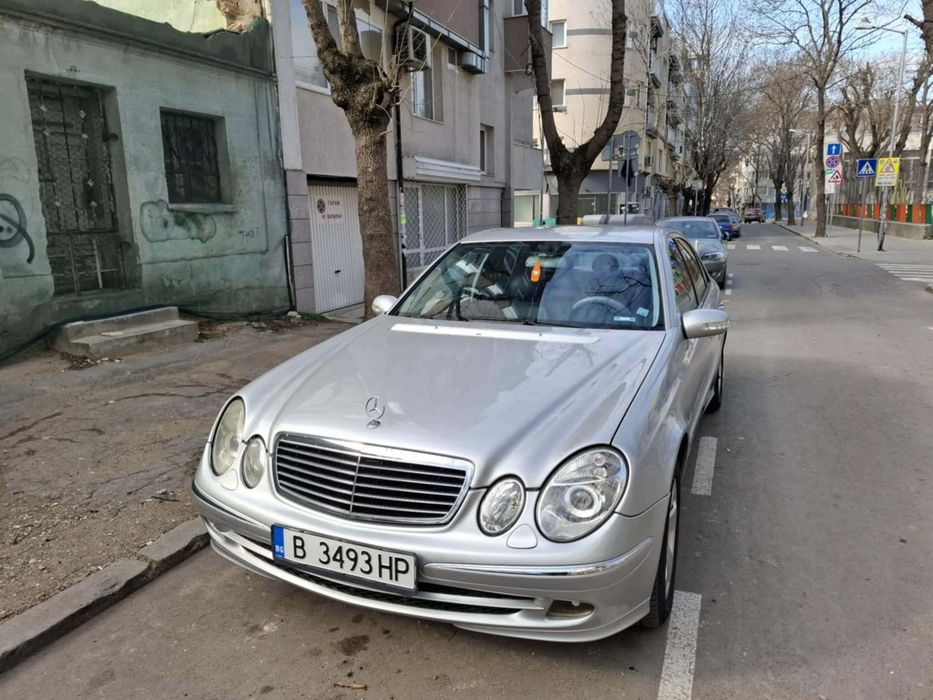 Продава се Мерцедес Е270